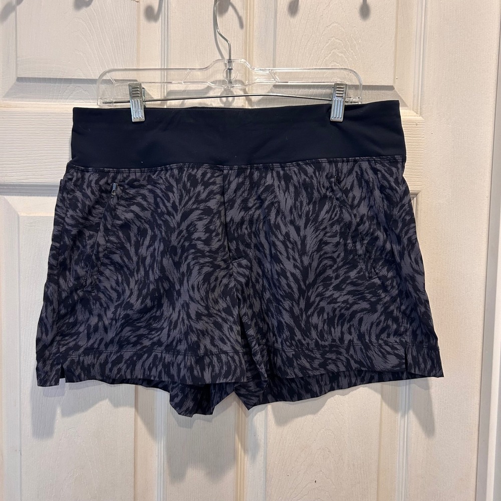 Athleta‎ Trekkie North Printed Shorts Size 14 Lynx Navy Athletic Running Hiking